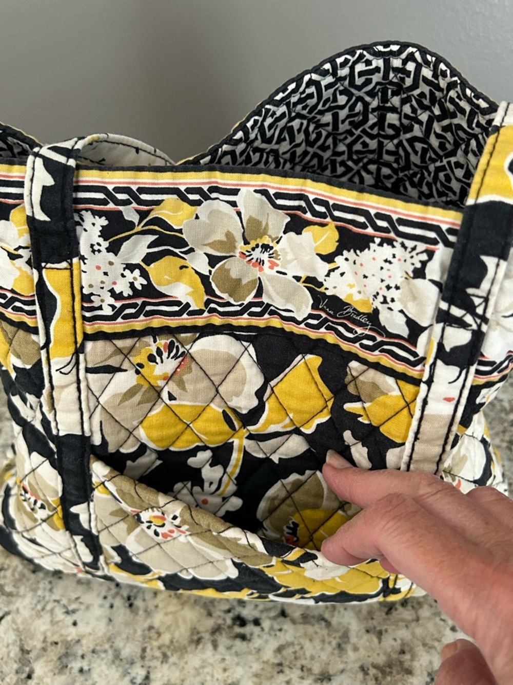 Vera Bradley 2 Pc Holiday Tote Cosmetic Bag Dogwood Pattern Retired Floral - Picture 11 of 16